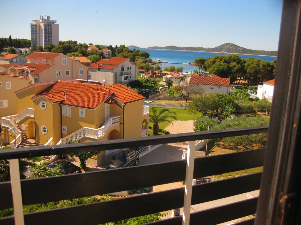 Apartments And Rooms Bozena Vodice Habitación foto