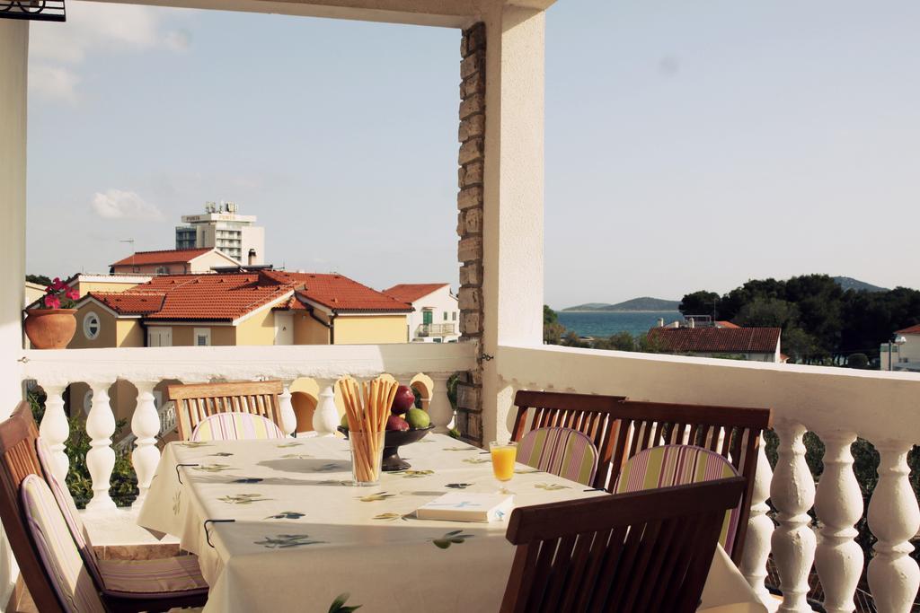Apartments And Rooms Bozena Vodice Habitación foto